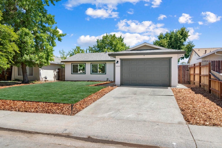 Photo 2 of 29 - 4208 Strathmore Way, North Highlands, CA 95660