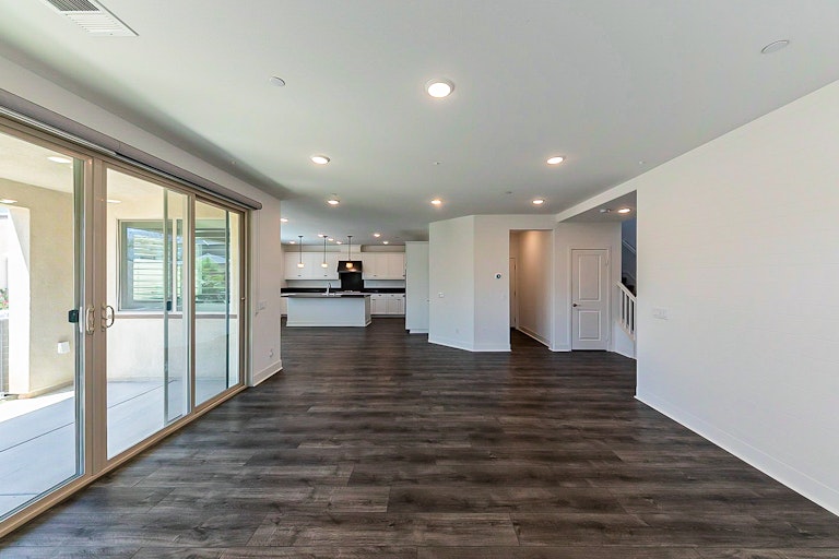 Photo 14 of 32 - 36493 Calle Benavente, Winchester, CA 92596