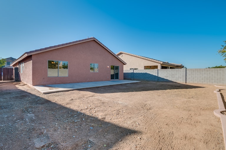 Photo 5 of 26 - 2512 W Darrel Rd, Phoenix, AZ 85041