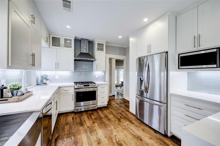 Photo 7 of 20 - 1033 E 16th St, Houston, TX 77009