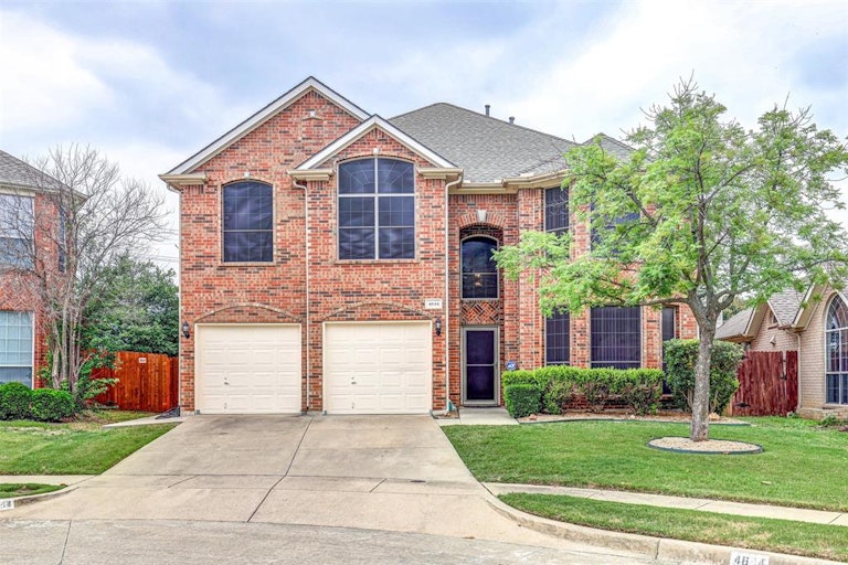 Photo 2 of 31 - 4644 Matthew Dr, Fort Worth, TX 76244
