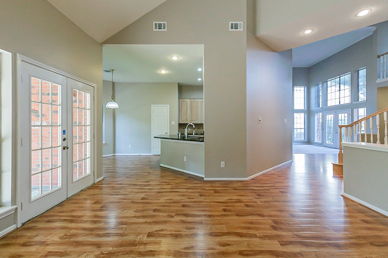Photo 16 of 32 - 1603 Berkoff Dr, Sugar Land, TX 77479
