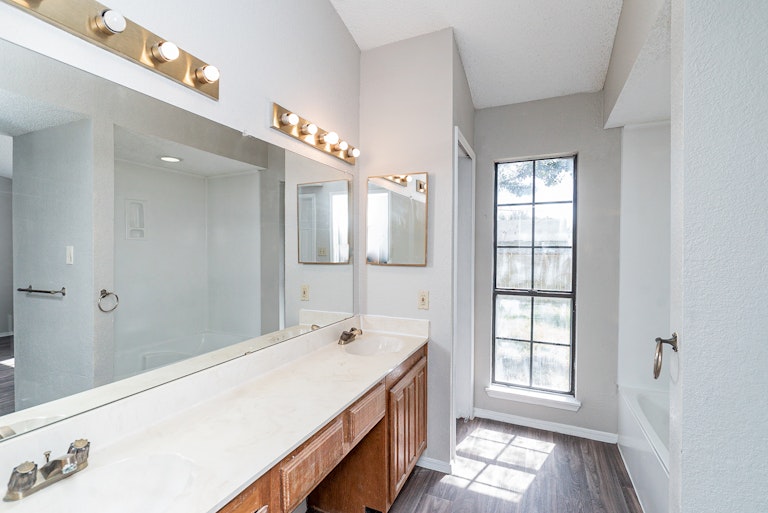 Photo 6 of 23 - 507 Redbud Dr, Forney, TX 75126