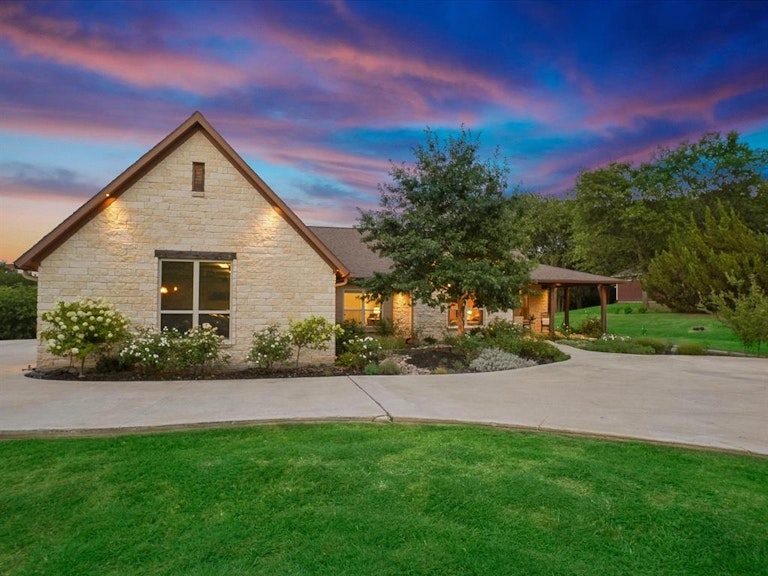 Photo 2 of 40 - 6409 Shoreline Dr, Little Elm, TX 75068