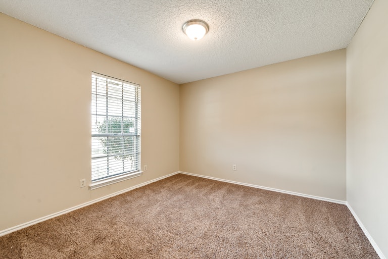 Photo 24 of 27 - 1528 Springtree Cir, Richardson, TX 75082