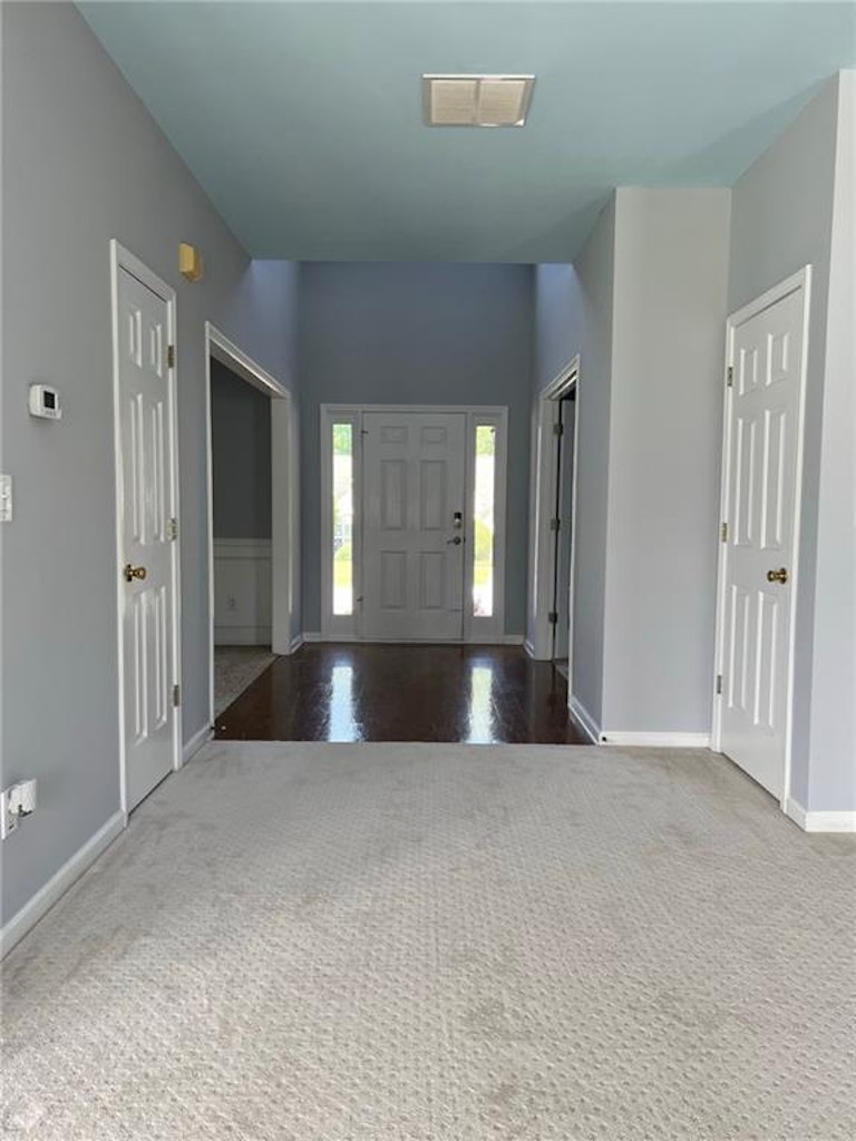 Photo 4 of 24 - 1809 Ambur Cove Ct, Lawrenceville, GA 30043