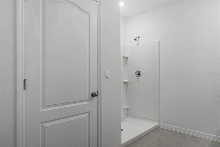 Photo 37 of 40 - 729 Squires Grove Dr, Winter Haven, FL 33880