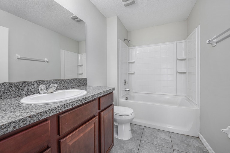 Photo 17 of 17 - 325 Cascade Bend Dr, Ruskin, FL 33570