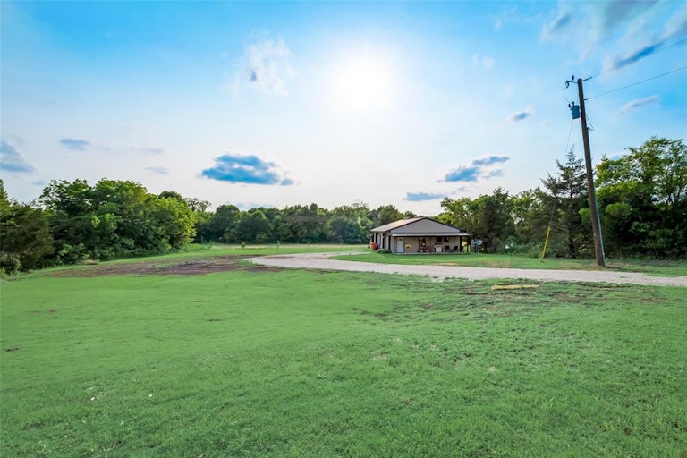 Photo 5 of 24 - 4599 County Road 660, Farmersville, TX 75442