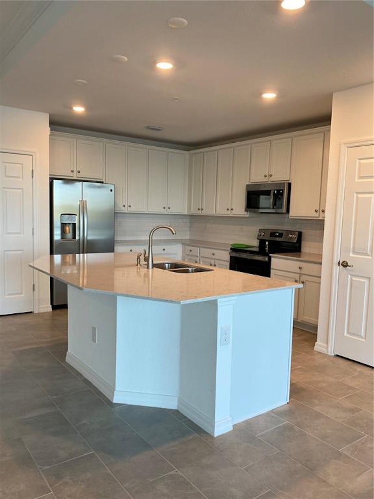 Photo 24 of 83 - 10038 Crooked Creek Dr #103, Venice, FL 34293