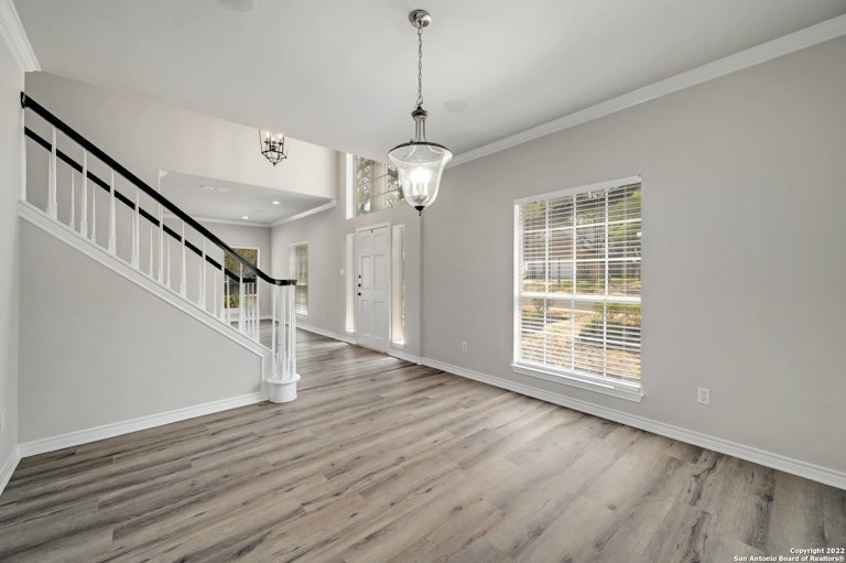 Photo 13 of 32 - 16218 Robinwood Ln, San Antonio, TX 78248