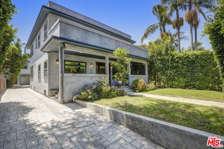 Photo 5 of 49 - 641 N Mariposa Ave, Los Angeles, CA 90004