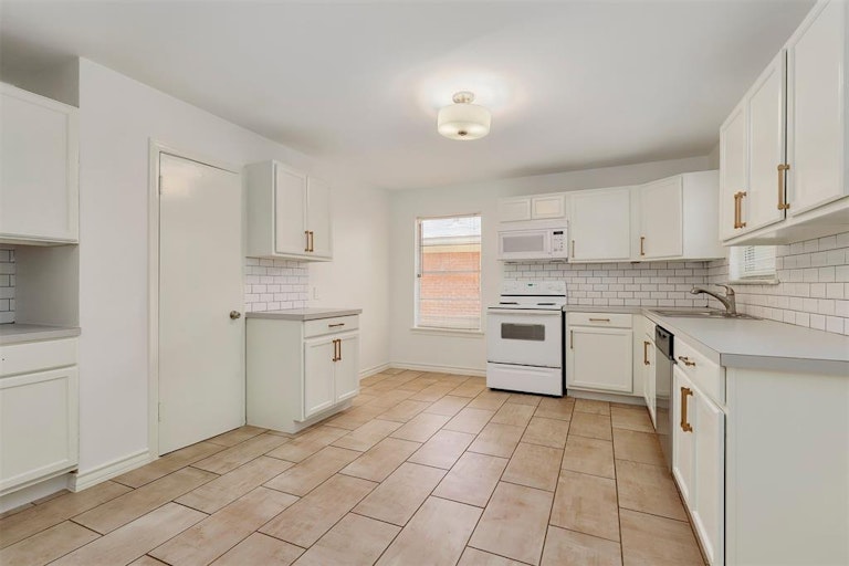 Photo 9 of 30 - 2118 Boyd St, Dallas, TX 75224