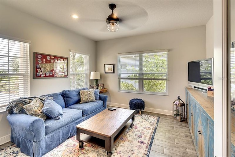 Photo 5 of 39 - 1124 Thornbury Dr, Parrish, FL 34219