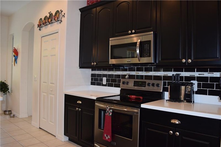 Photo 4 of 18 - 400 Quail Meadow Ct, Debary, FL 32713