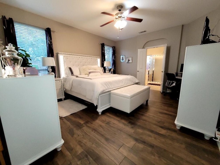 Photo 3 of 15 - 1428 Melanie Trl, Midlothian, TX 76065