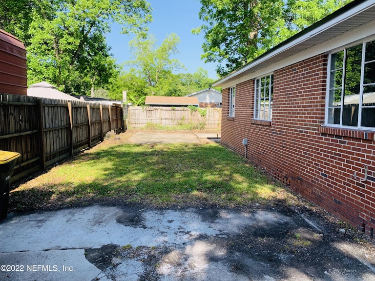 Photo 15 of 19 - 1354 Labelle St, Jacksonville, FL 32205