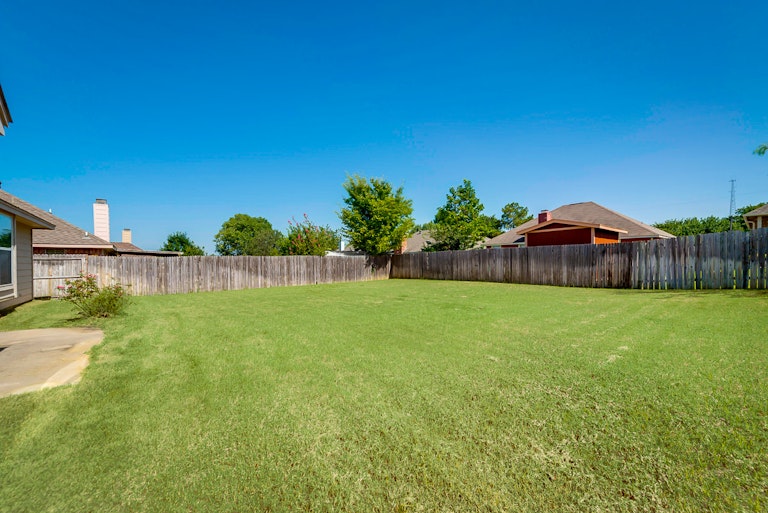 Photo 23 of 25 - 219 Quail Run, Aubrey, TX 76227