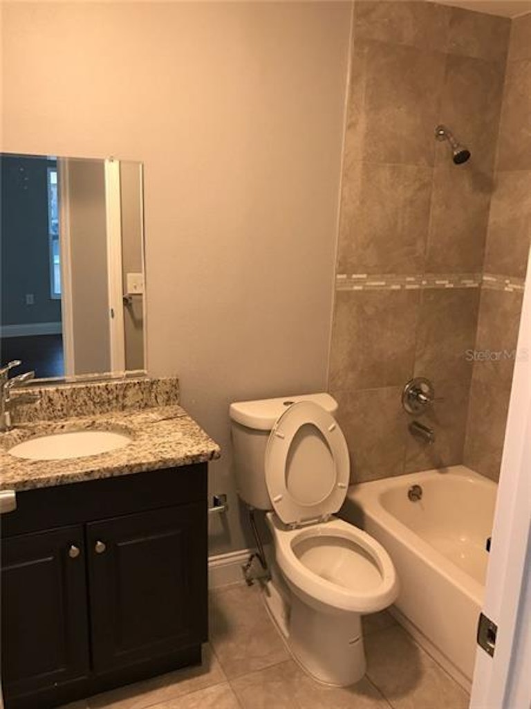 Photo 10 of 24 - 1550 N Rhodes St, Mount Dora, FL 32757