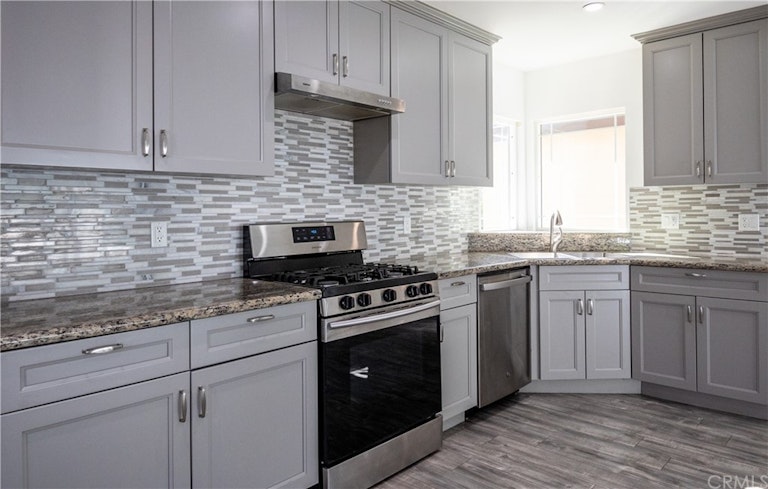 Photo 5 of 24 - 8008 Bellaire Ave, North Hollywood, CA 91605