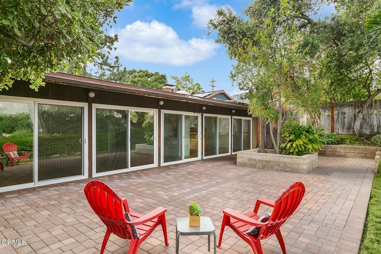 Photo 38 of 47 - 4050 Canyon Dell Dr, Altadena, CA 91001
