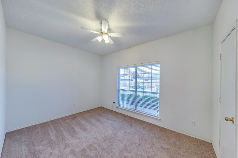 Photo 20 of 26 - 1020 Havenbrook Dr, Arlington, TX 76001
