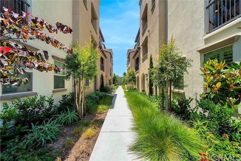 Photo 42 of 48 - 565 S Motif St, Anaheim, CA 92805