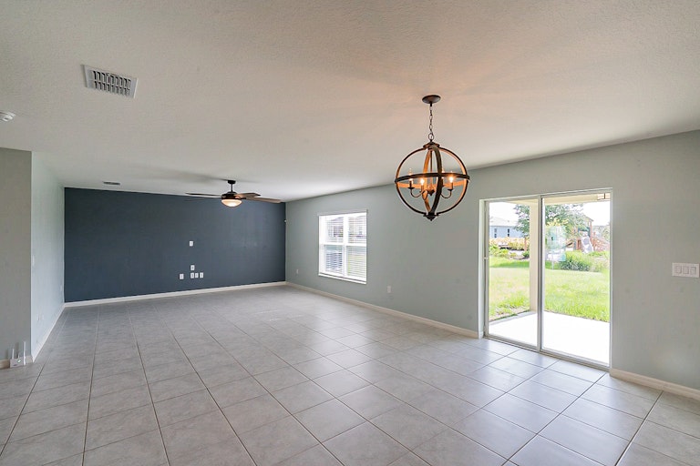 Photo 17 of 35 - 454 Sunfish Dr, Winter Haven, FL 33881