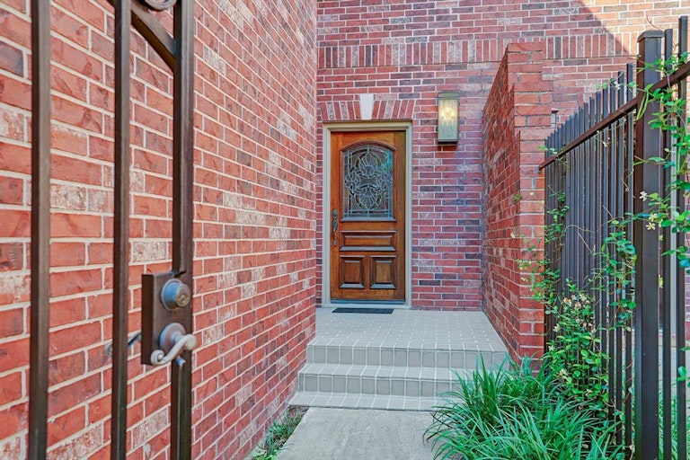 Photo 20 of 32 - 6308 Taggart St Unit B, Houston, TX 77007