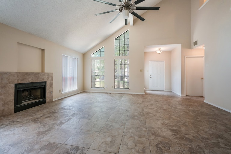 Photo 7 of 25 - 10138 Sandyglen, San Antonio, TX 78240