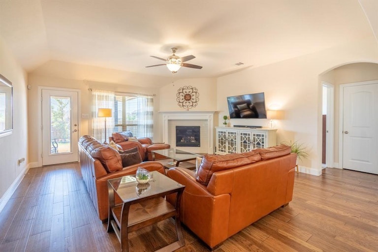 Photo 9 of 22 - 2081 Avondown Rd, Forney, TX 75126