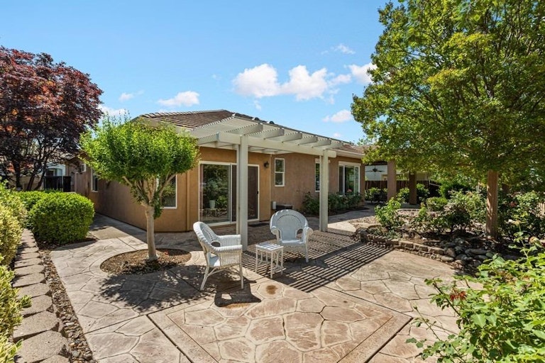 Photo 21 of 47 - 3970 Coldwater Dr, Rocklin, CA 95765