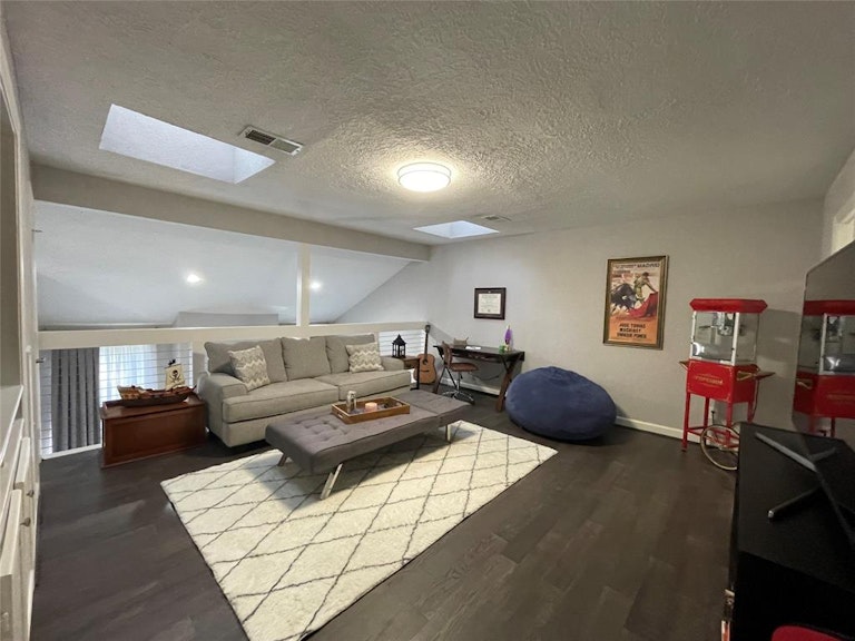 Photo 14 of 28 - 672 N Eldridge Pkwy, Houston, TX 77079