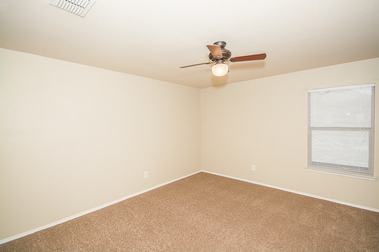 Photo 21 of 30 - 545 Laurel Ln, Fate, TX 75087