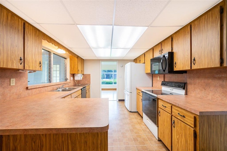 Photo 24 of 38 - 304 Kentucky Ave, Saint Cloud, FL 34769