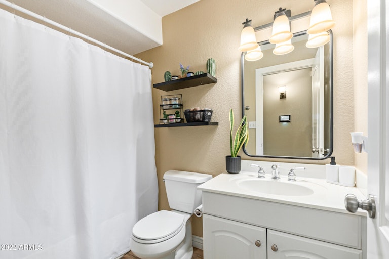 Photo 9 of 13 - 7623 W Heatherbrae Dr, Phoenix, AZ 85033