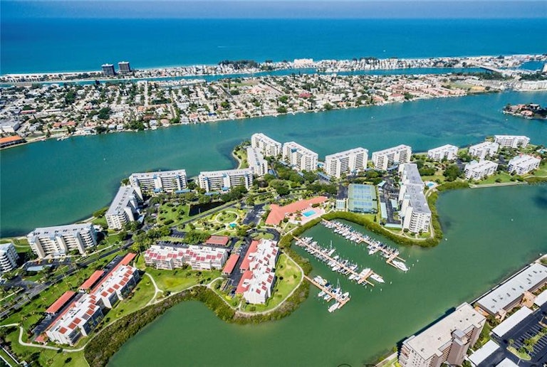 Photo 10 of 25 - 7892 Sailboat Key Blvd S #505, South Pasadena, FL 33707
