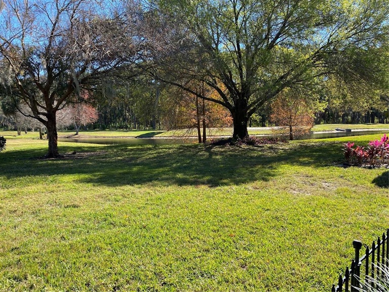 Photo 2 of 17 - 510 Baytree Blvd, Tavares, FL 32778
