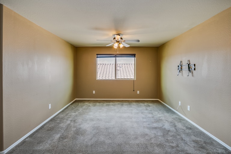 Photo 16 of 39 - 10763 W Cottontail Ln, Peoria, AZ 85383