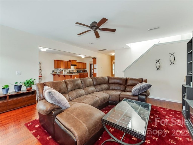 Photo 10 of 39 - 8112 Dumphries Dr, Huntersville, NC 28078