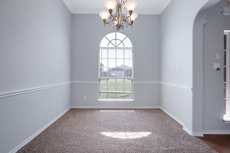 Photo 8 of 33 - 8521 Field Creek Ct, Fort Worth, TX 76134