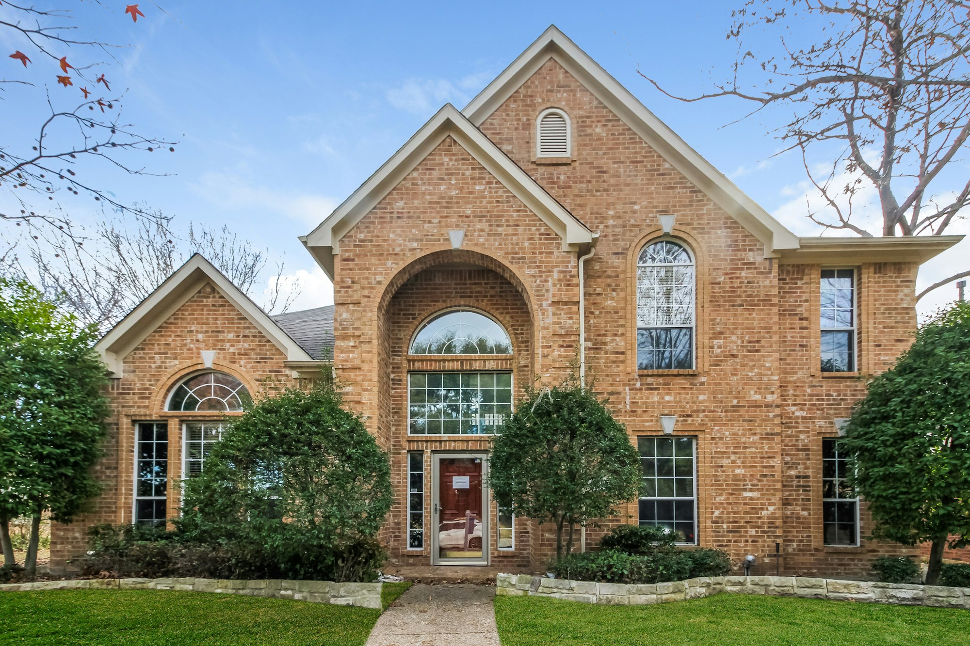 Photo 1 of 25 - 4304 Rock Springs Dr, Plano, TX 75024