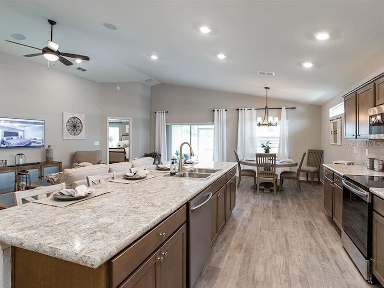 Photo 4 of 15 - 7148 Twisting Pines Loop, Zephyrhills, FL 33541