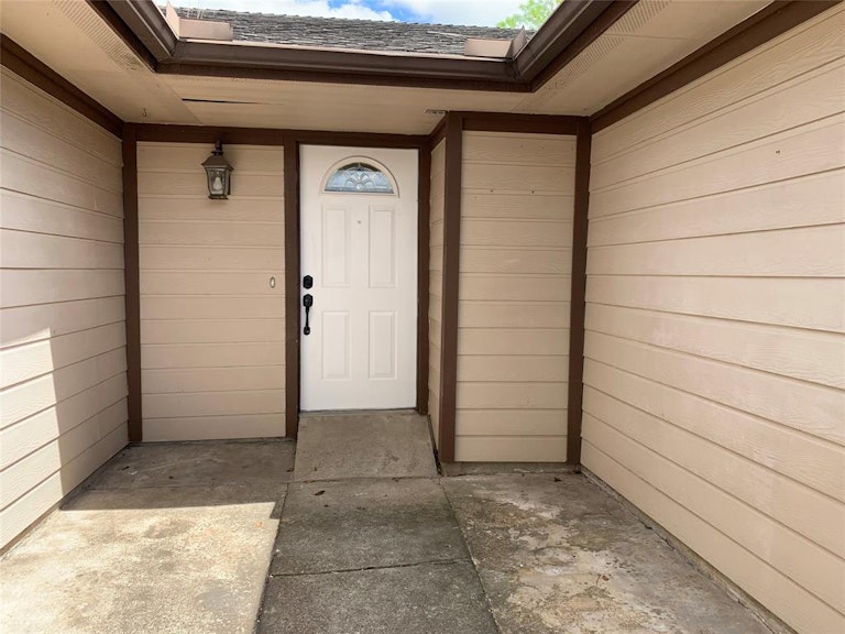 Photo 14 of 14 - 1406 Willersley Ln, Channelview, TX 77530