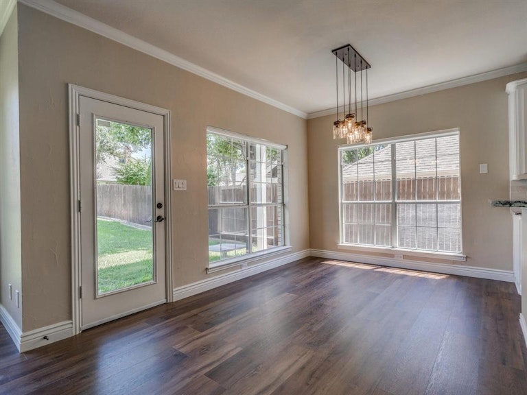 Photo 10 of 32 - 2524 Oak Brook Dr, Bedford, TX 76021