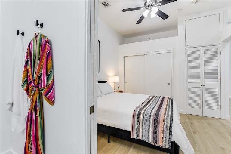 Photo 14 of 28 - 507 Sabine St #303, Austin, TX 78701