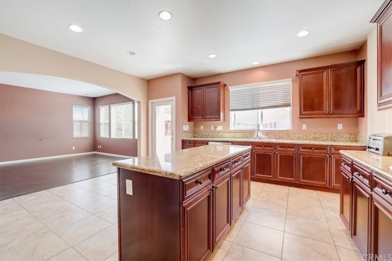 Photo 20 of 61 - 31916 Corte San Pablo, Winchester, CA 92596