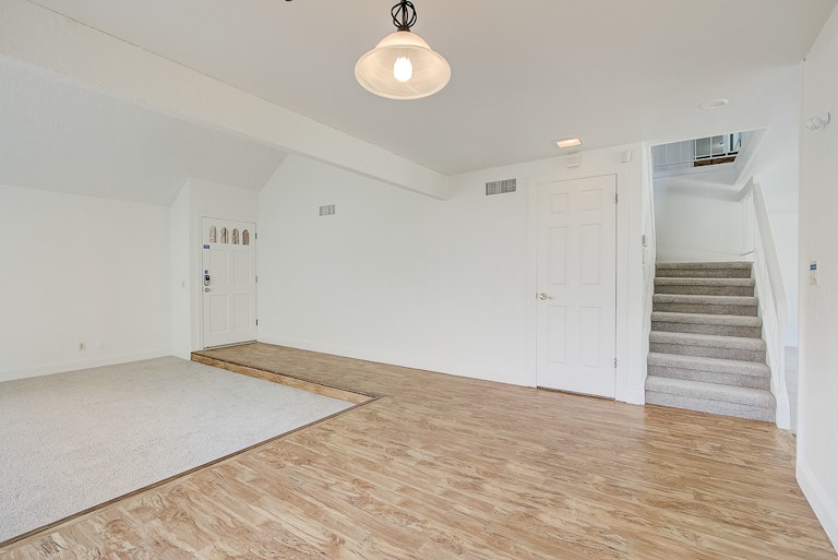 Photo 16 of 44 - 8017 Stone Canyon Cir, Citrus Heights, CA 95610