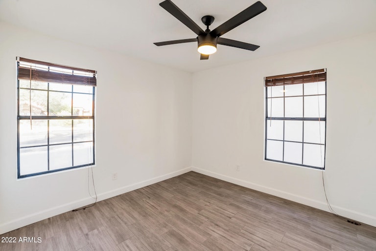 Photo 9 of 26 - 5601 E Paradise Ln, Scottsdale, AZ 85254