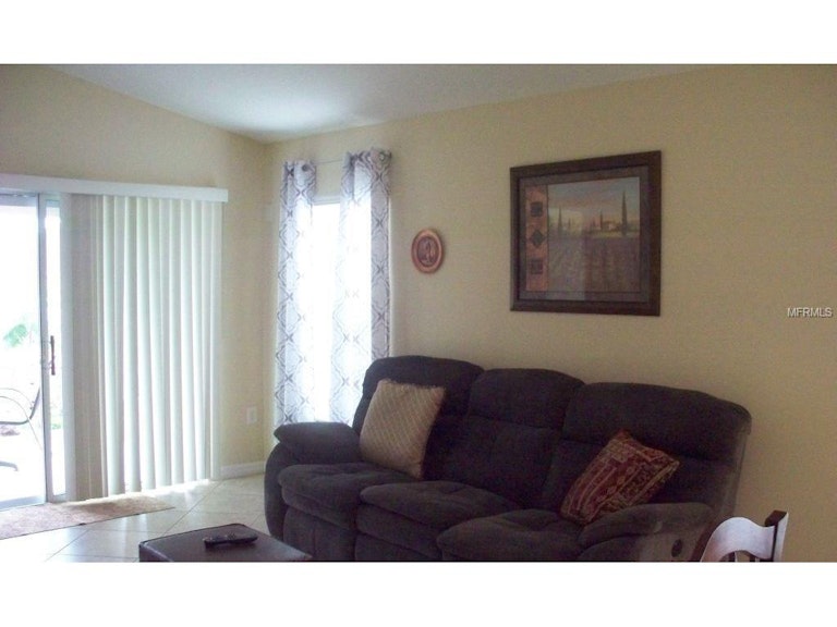Photo 6 of 25 - 18334 Waydale Loop, Hudson, FL 34667